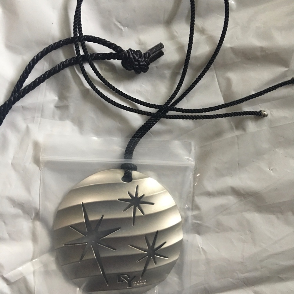 David Yurman 2022 Christmas Ornament The North Star. new with Signature Bag - Picture 3 of 10